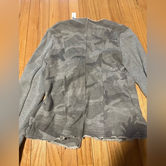NWT Drew Camo Grey Women's Jacket Size Small - Picture 6 of 7